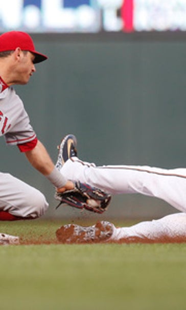 Kinsler, Upton power Angels past Twins 4-2